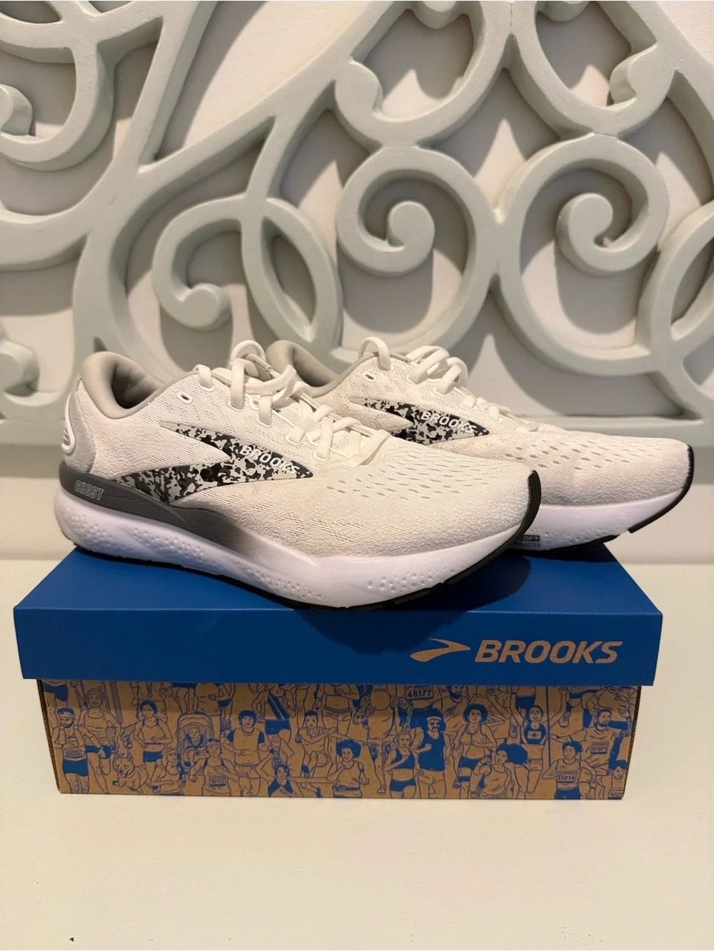 Brooks Women’s Ghost 16 White and Black Lightweight Running Sneakers - Picture 1 of 6